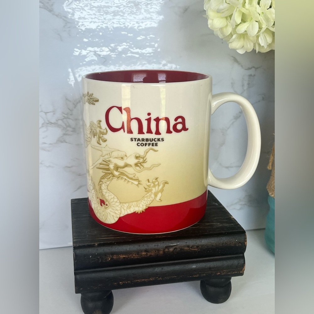 Preowned Starbucks China Dragon Mug Global City Icon Collector Series 2010 16 oz